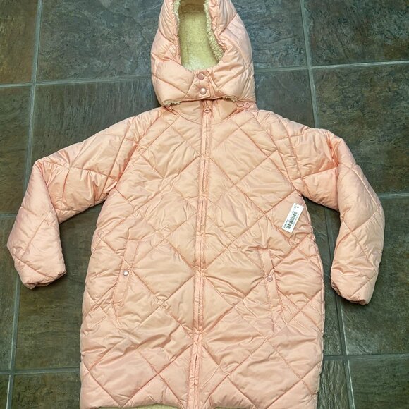 ~~Girls’ Amazon Essentials Long Quilted Cocoon Puffer Coat Pink - Large (10) ** - Picture 3 of 7
